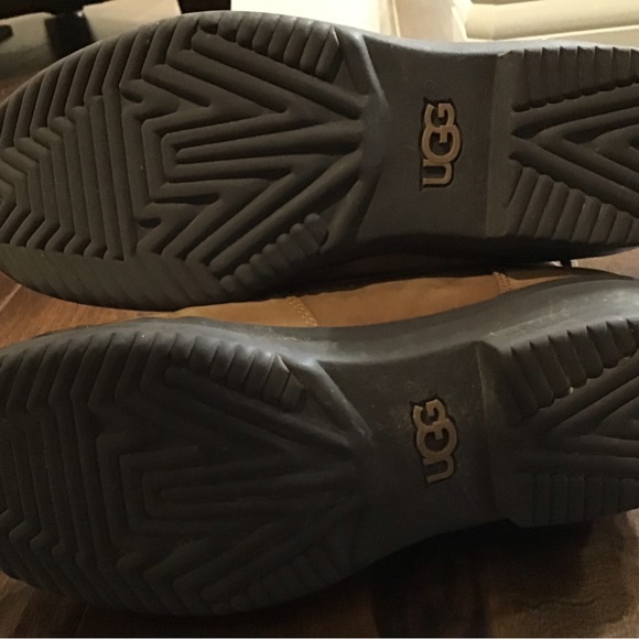 Ugg Azaria Boots - Picture 4 of 8